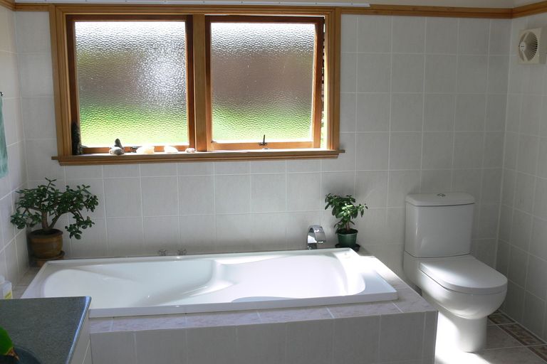 Photo of property in 91 Yorke Road, Haruru, 0204