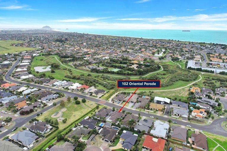 Photo of property in 102 Oriental Parade, Papamoa Beach, Papamoa, 3118