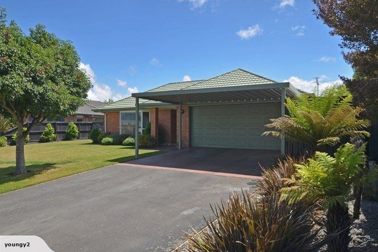 Photo of property in 21 Sutton Place, Dallington, Christchurch, 8061