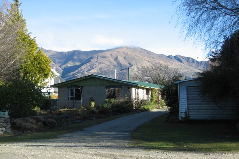 Photo of property in 28 Totara Terrace, Wanaka, 9305