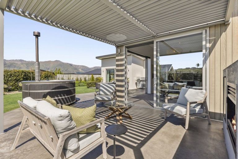 Photo of property in 10 Teal Place, Lake Hawea, Wanaka, 9382