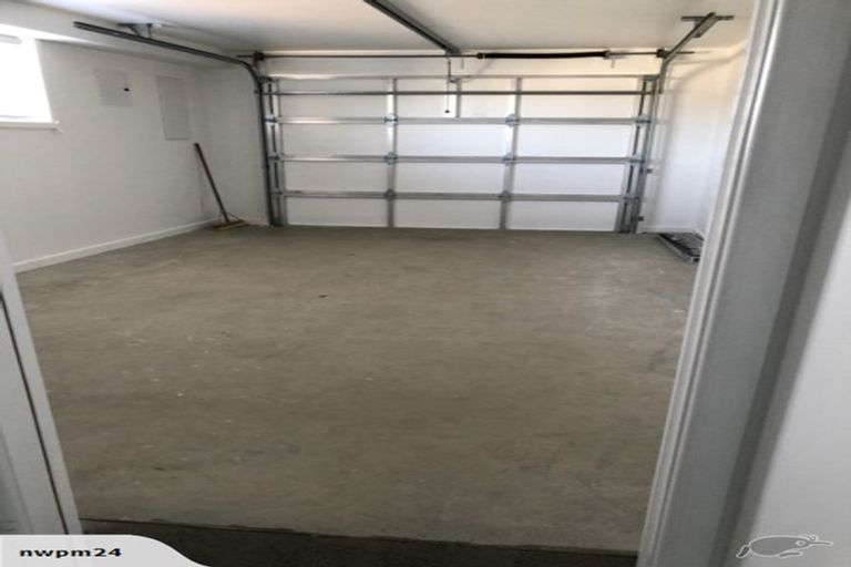 Photo of property in 28 Ridge Road, Howick, Auckland, 2014