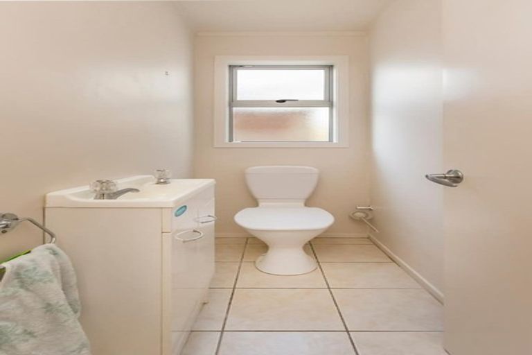 Photo of property in 1a Cecil Road, Tawa, Wellington, 5028