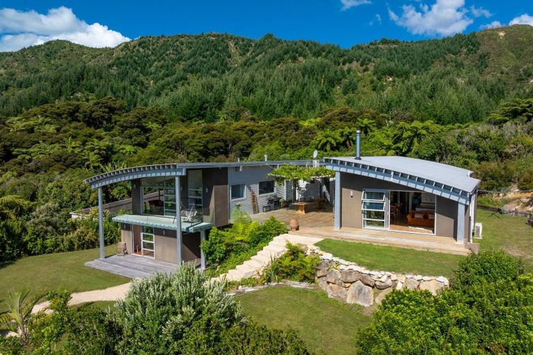 Photo of property in 1160a Abel Tasman Drive, Ligar Bay, Takaka, 7183