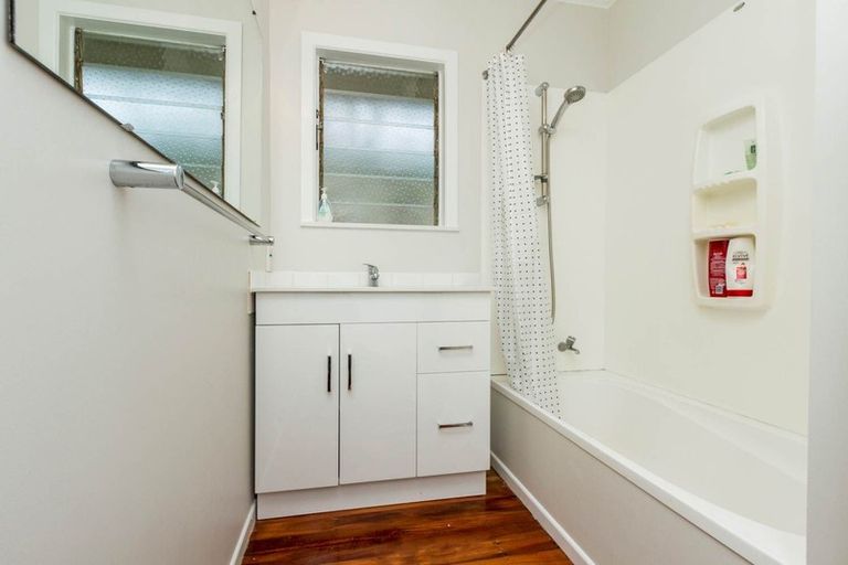 Photo of property in 1/24 Tristram Avenue, Forrest Hill, Auckland, 0620