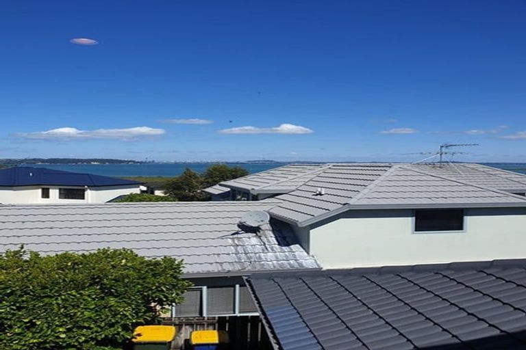 Photo of property in 9 Bocage Lane, West Harbour, Auckland, 0618