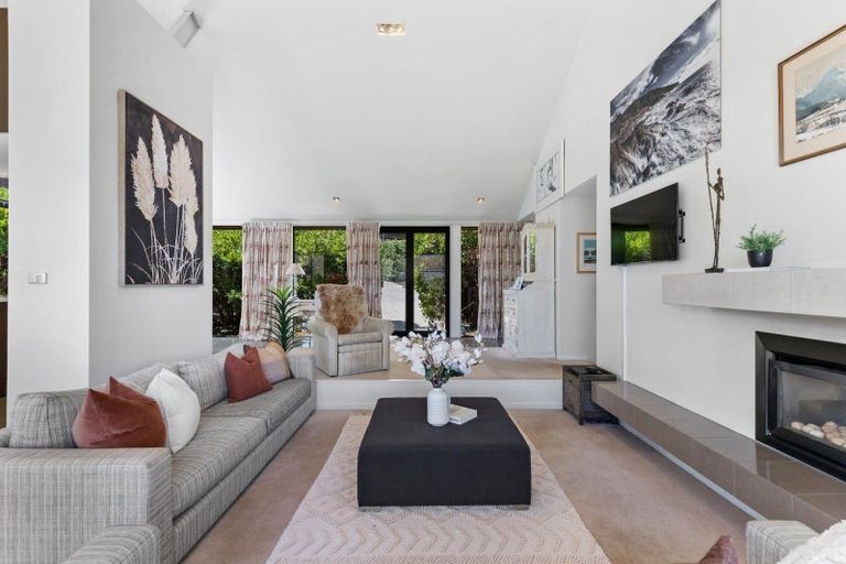 Photo of property in 16 Ellesmere Avenue, Jacks Point, Queenstown, 9371