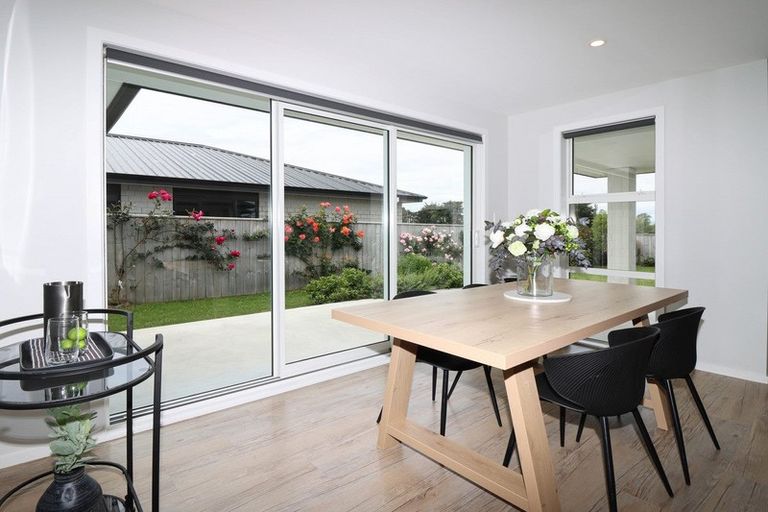 Photo of property in 28 Feist Street, Carterton, 5713