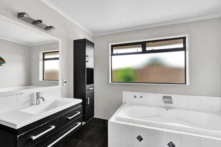 Photo of property in 50b Penrod Drive, Bell Block, New Plymouth, 4312