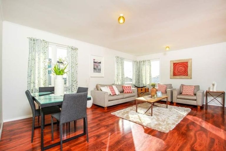 Photo of property in 20 Woodford Avenue, Henderson, Auckland, 0610