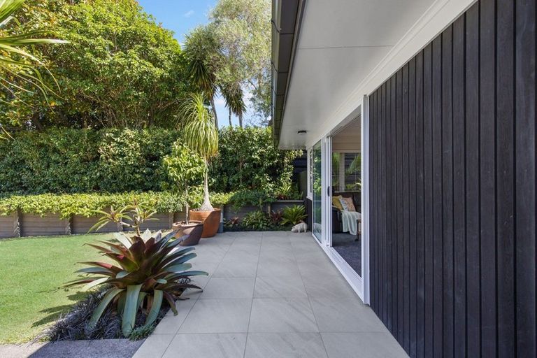 Photo of property in 18 Meadway, Sunnyhills, Auckland, 2010