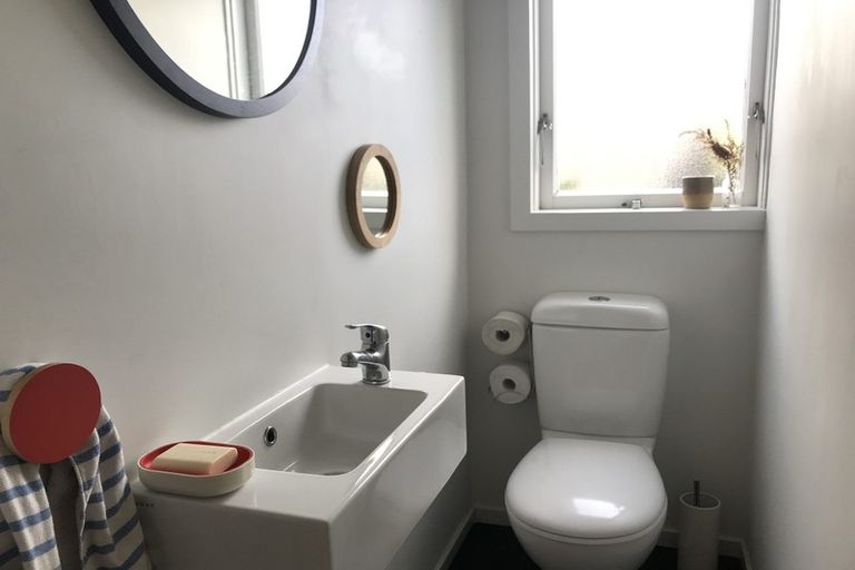 Photo of property in 43 Delhi Crescent, Khandallah, Wellington, 6035