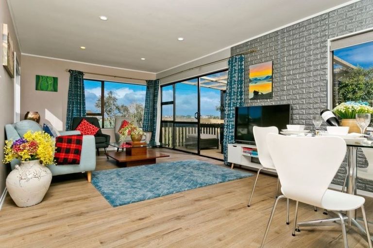 Photo of property in 2/59a Target Road, Totara Vale, Auckland, 0629