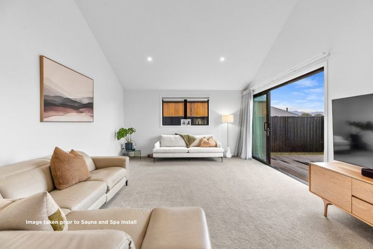 Photo of property in 2 Rubus Street, Wanaka, 9382