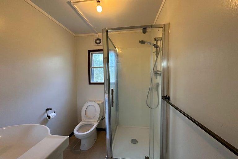 Photo of property in 11 Ravenstone Place, Chatswood, Auckland, 0626