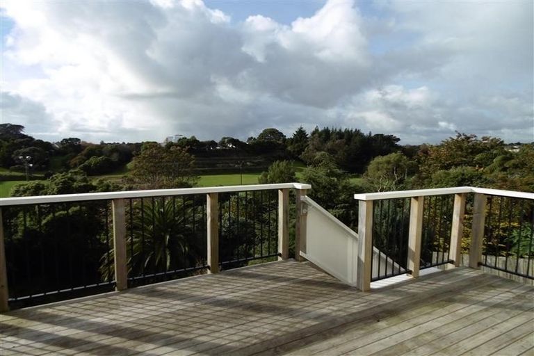 Photo of property in 211 Carrington Street, Vogeltown, New Plymouth, 4310