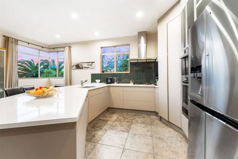 Photo of property in 2/56 Castor Bay Road, Castor Bay, Auckland, 0620