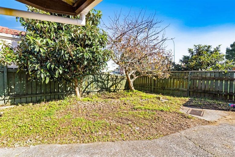 Photo of property in 1/330 Bucklands Beach Road, Bucklands Beach, Auckland, 2012