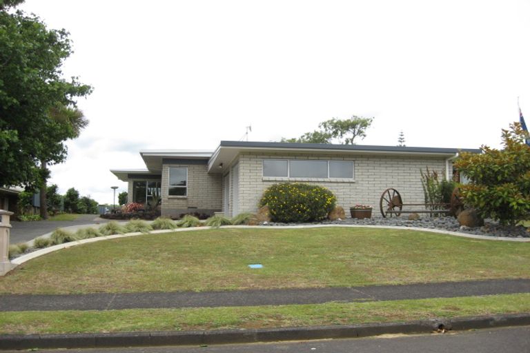 Photo of property in 6 Notre Dame Court, Pukekohe, 2120