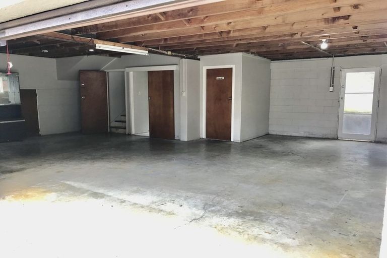 Photo of property in 71 Lawrence Crescent, Hillpark, Auckland, 2102