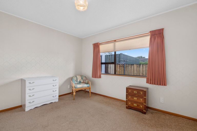 Photo of property in 2/208 Centreway Road, Orewa, 0931