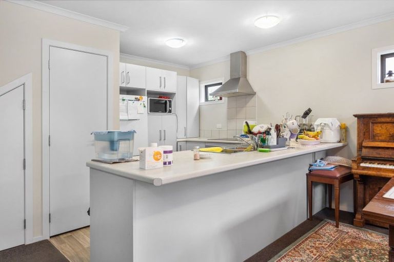 Photo of property in 20c Kelvin Place, Hamilton East, Hamilton, 3216