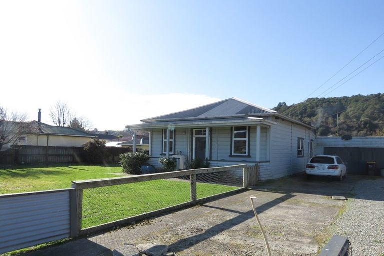 Photo of property in 51 Dick Street, Reefton, 7830