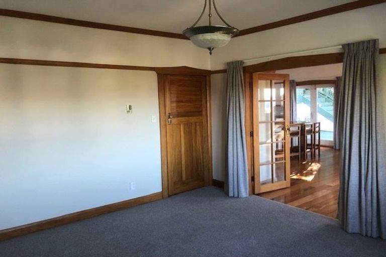 Photo of property in 18 Raroa Road, Kelburn, Wellington, 6012