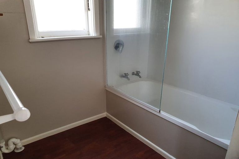 Photo of property in 8 Heretaunga Street, Petone, Lower Hutt, 5012