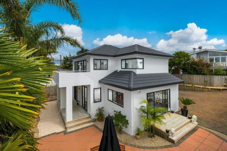Photo of property in 1/3 Auld Street, Torbay, Auckland, 0630
