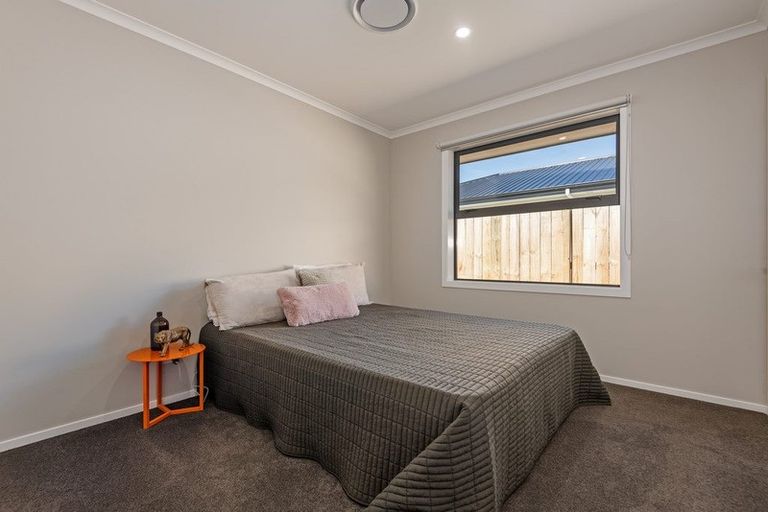 Photo of property in 20 Atlantic Drive, Fitzherbert, Palmerston North, 4410