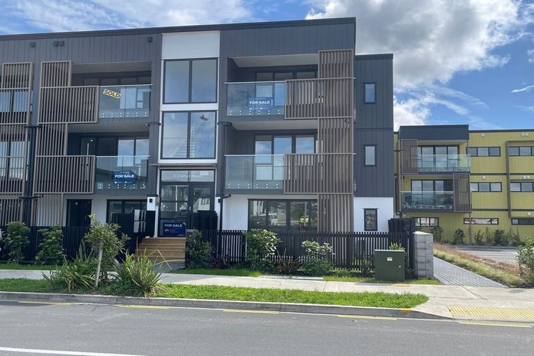 Photo of property in 1/5g Dishys Road, Flat Bush, Auckland, 2019