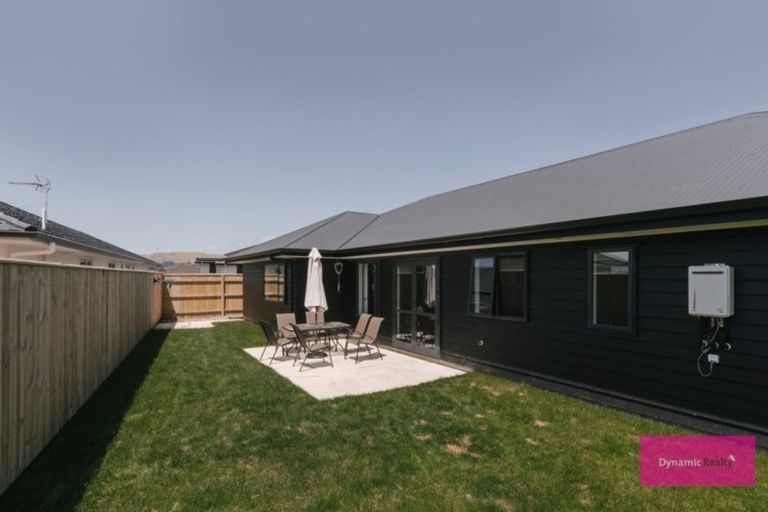 Photo of property in 8 Butler Place, Fitzherbert, Palmerston North, 4410