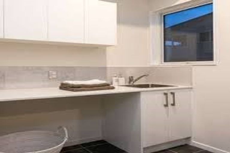 Photo of property in 69a Millen Avenue, Pakuranga, Auckland, 2010