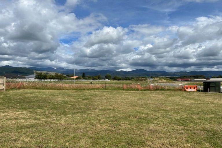 Photo of property in 44 Tainui Street, Levin, 5510