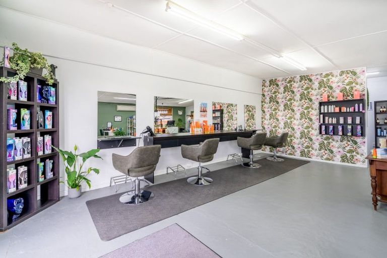 Photo of property in 3/304 Great North Road, Henderson, Auckland, 0612