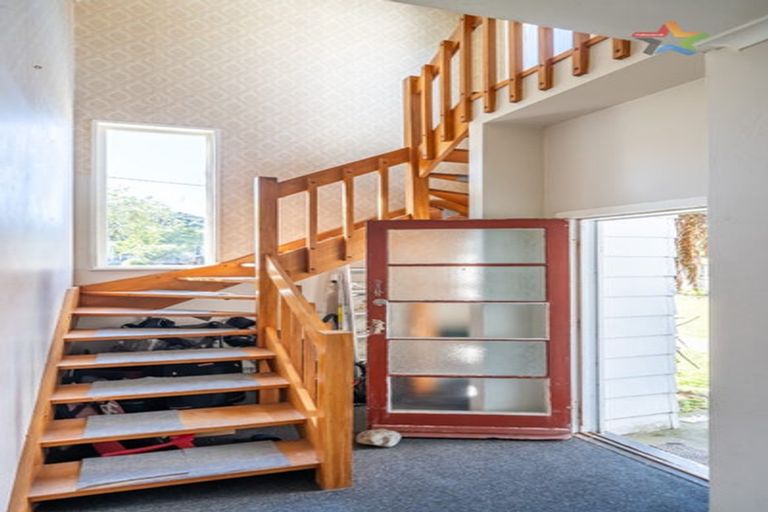 Photo of property in 88 Stokes Valley Road, Stokes Valley, Lower Hutt, 5019