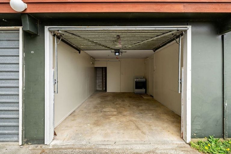 Photo of property in 1/15 Bloomsbury Grove, Newlands, Wellington, 6037