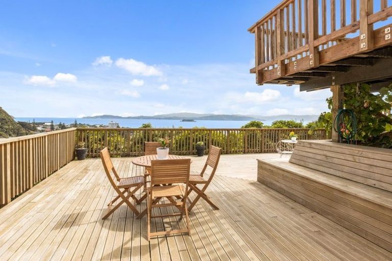 Photo of property in 13 Russo Terrace, Eastbourne, Lower Hutt, 5013