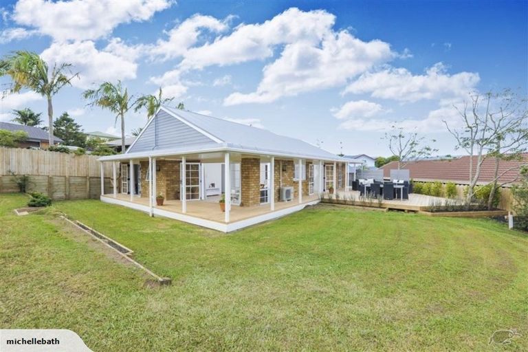 Photo of property in 14 Gala Place, Henderson, Auckland, 0612