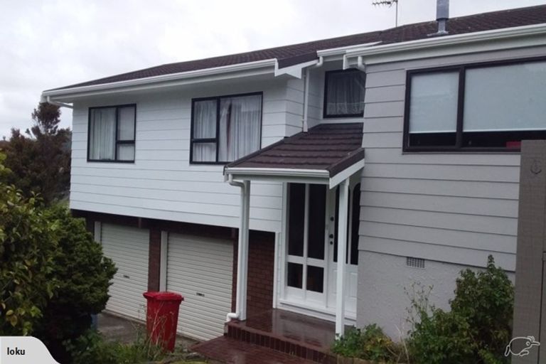 Photo of property in 79 Victory Crescent, Tawa, Wellington, 5028