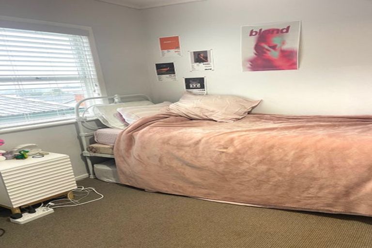 Photo of property in 10 Fordham Street, Beach Haven, Auckland, 0626