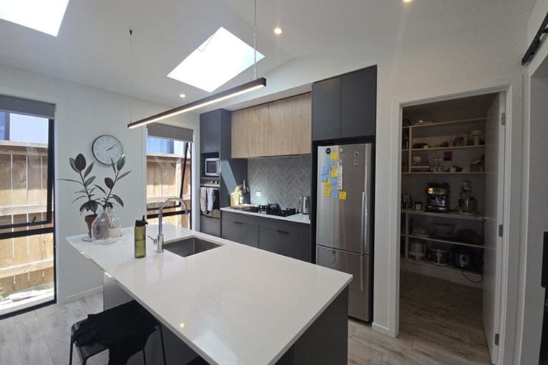 Photo of property in 16 Barn Road, Jacks Point, 9371