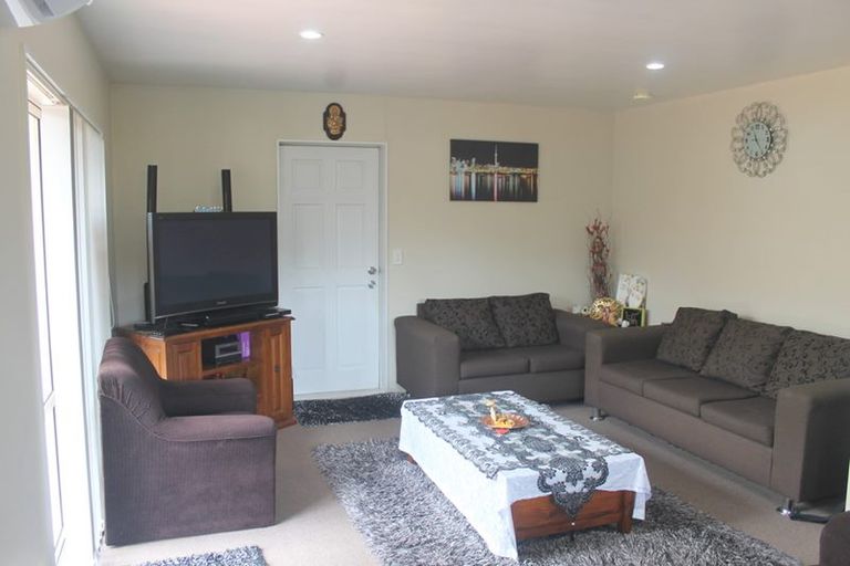 Photo of property in 3/331 Massey Road, Mangere East, Auckland, 2024