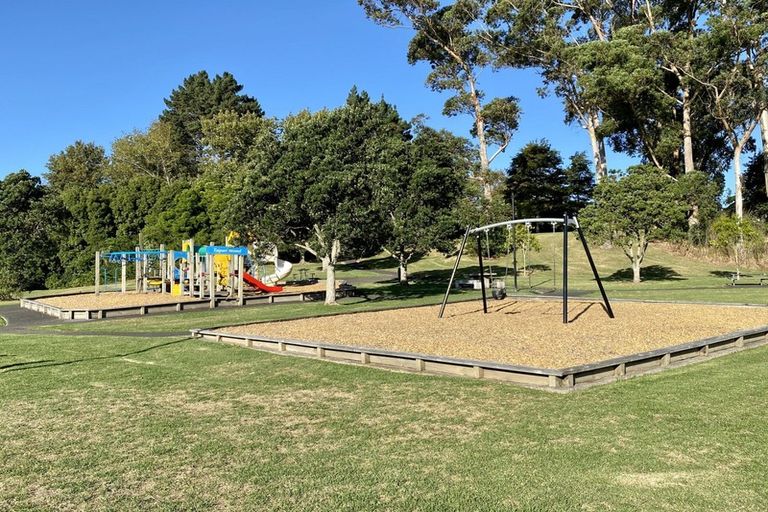 Photo of property in 2c Matipo Road, Te Atatu Peninsula, Auckland, 0610