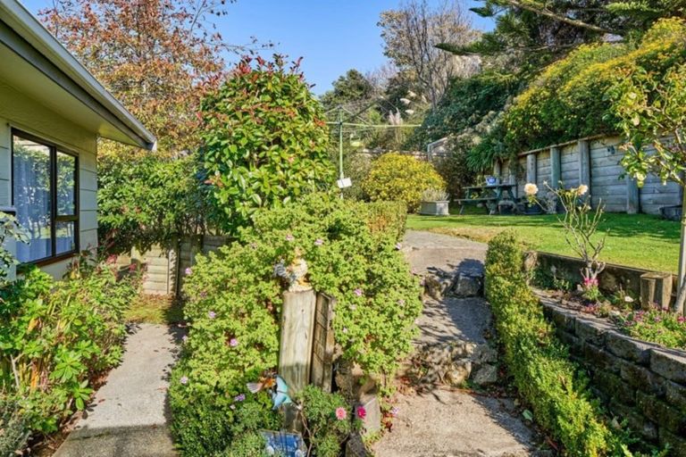 Photo of property in 75 Omapere Street, Whitby, Porirua, 5024
