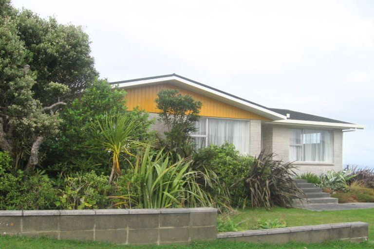 Photo of property in 15 Oakleigh Street, Maungaraki, Lower Hutt, 5010
