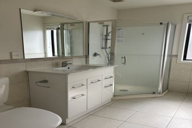 Photo of property in 32a Bleakhouse Road, Howick, Auckland, 2014