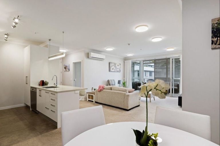 Photo of property in 48 Rewa Rewa Lane, Orewa, 0931