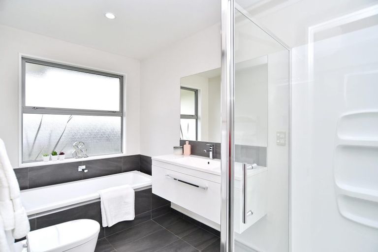 Photo of property in 11 Robalan Close, Halswell, Christchurch, 8025